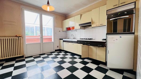 Département Finistère (29) – À vendre à Quimper : Maison T6 de 116 m² habitable (142 m² utiles) sur un terrain de 354 m² avec garage.