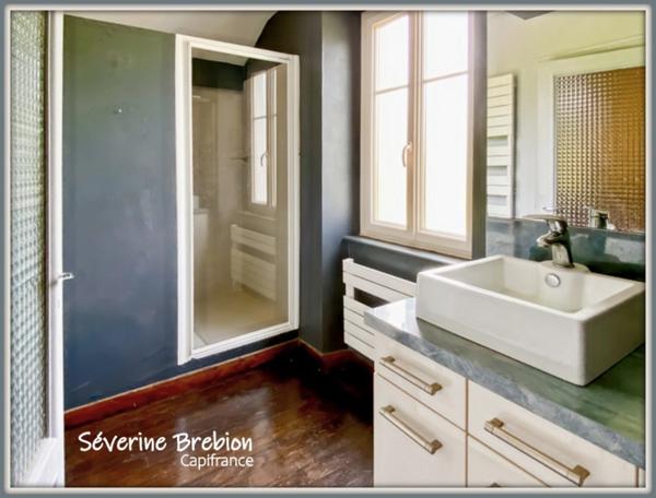 Maison à vendre 115 m², terrain2300 m² VISCOMTAT (63)