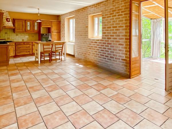 Maison à vendre 115 m², terrain2300 m² VISCOMTAT (63)