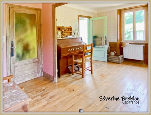 Maison à vendre 115 m², terrain2300 m² VISCOMTAT (63)