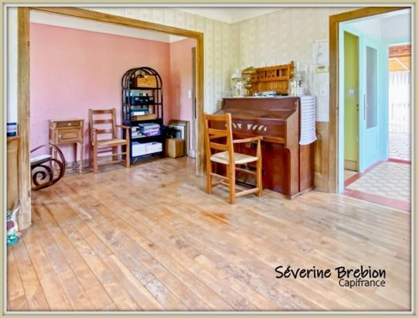 Maison à vendre 115 m², terrain2300 m² VISCOMTAT (63)