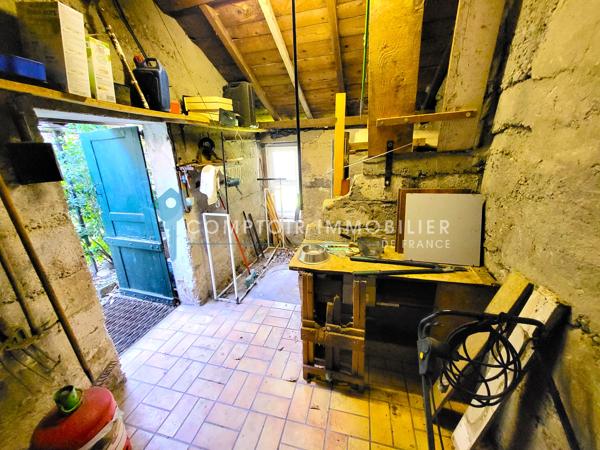 Maison
                                                                                                                                                                                                                                                                                                                        4 pièce(s)                                                                                                                                                                                                          2 chambre(s)                                                                                                                                                                                                          72.61  m²