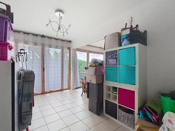 Location                                                      Appartement
                        
                     5 pièces                                         à Limeil-Brévannes