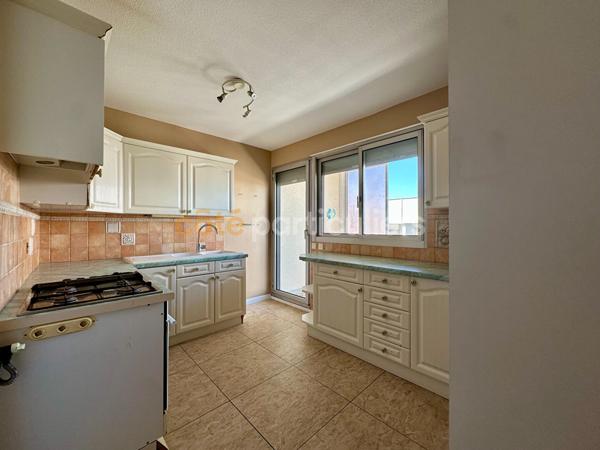 Vente
                Appartement109 m² - 4 Pièces -
                    BORDEAUX (33000)