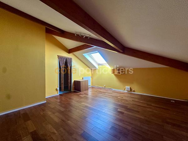 Vente
                Appartement109 m² - 4 Pièces -
                    BORDEAUX (33000)