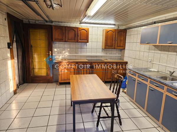 Maison
                                                                                                                                                                                                                                                                                                                        6 pièce(s)                                                                                                                                                                                                          3 chambre(s)                                                                                                                                                                                                          160  m²