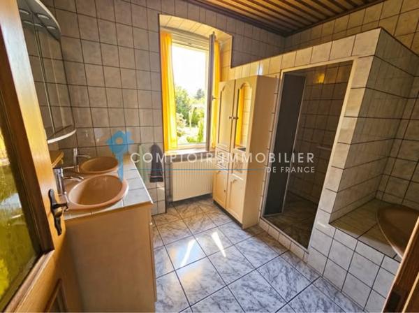 Maison
                                                                                                                                                                                                                                                                                                                        6 pièce(s)                                                                                                                                                                                                          3 chambre(s)                                                                                                                                                                                                          160  m²