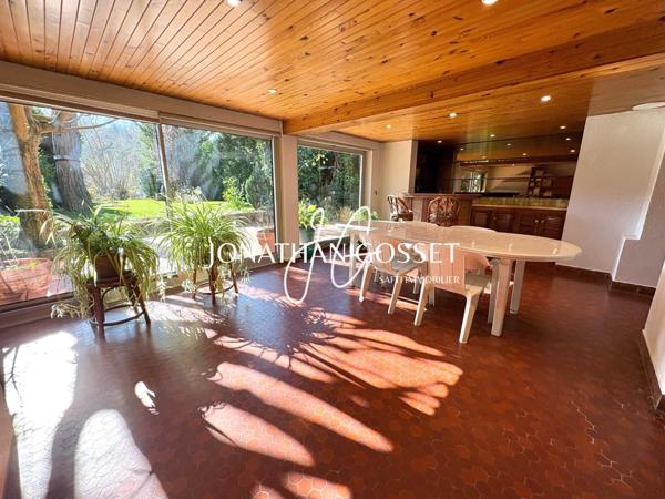 Poissy: Propriété familiale sur l'Ile de Migneaux 9pcs - 4ch - 262m² sur 1005m² de terrain