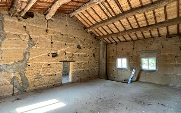 Maison à vendre    6 pièces •  Tramoyes