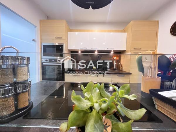 Coup de cœur assuré pour cet appartement T3 de 70 m² entièrement rénové, avec terrasse de 18 m², parking et box sécurisé