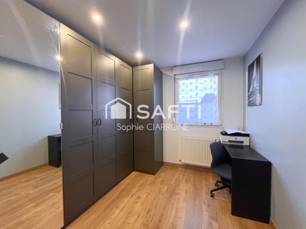 Coup de cœur assuré pour cet appartement T3 de 70 m² entièrement rénové, avec terrasse de 18 m², parking et box sécurisé