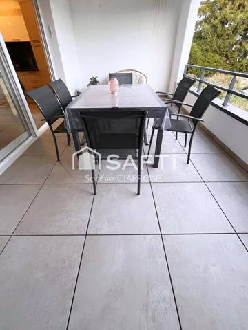 Coup de cœur assuré pour cet appartement T3 de 70 m² entièrement rénové, avec terrasse de 18 m², parking et box sécurisé
