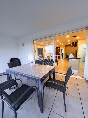 Coup de cœur assuré pour cet appartement T3 de 70 m² entièrement rénové, avec terrasse de 18 m², parking et box sécurisé