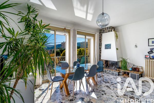 Maison à vendre 8 pièces 234 m² Aubagne
