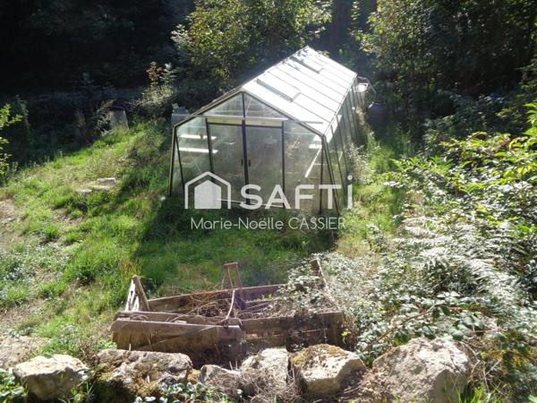 Rare : Maison en pierres dans environnement bucolique