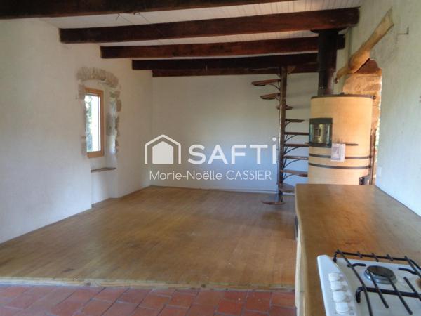 Rare : Maison en pierres dans environnement bucolique