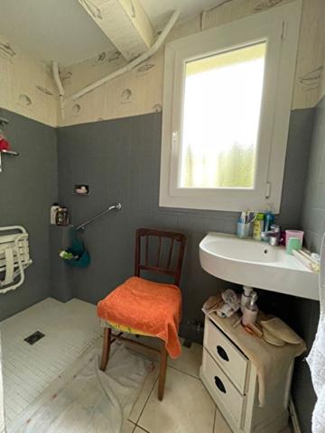 Maison familiale avec logement indépendant, 5 chambres, garages ? proche Dordogne !