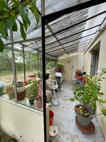 Maison familiale avec logement indépendant, 5 chambres, garages ? proche Dordogne !