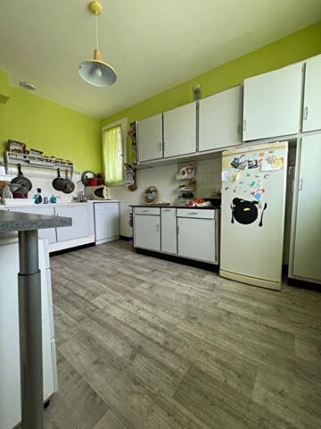 Maison familiale avec logement indépendant, 5 chambres, garages ? proche Dordogne !