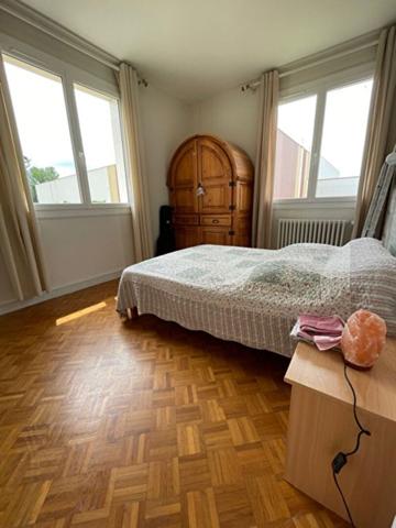 Maison familiale avec logement indépendant, 5 chambres, garages ? proche Dordogne !