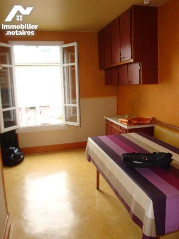 A VENDRE, centre-ville, immeuble de rapport comprenant un local commercial actuellement loué et...