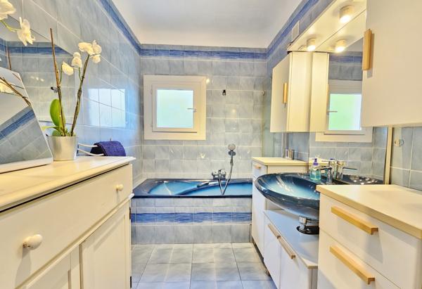 AJACCIO Superbe T4 90m² vue mer Ajaccio (20000)