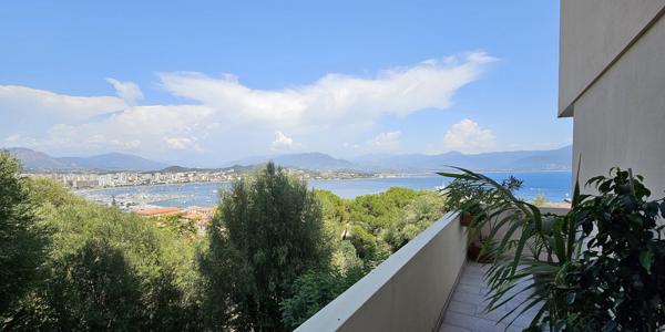 AJACCIO Superbe T4 90m² vue mer Ajaccio (20000)