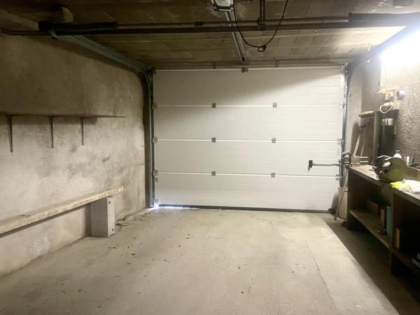 MAISON ANCIENNE AVEC DEPENDANCES Secteur CALME