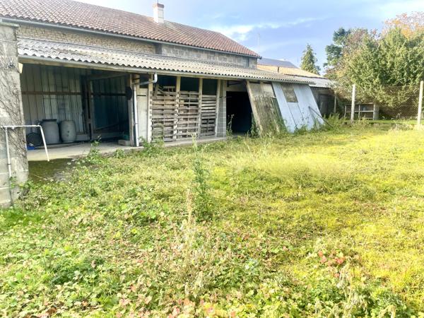 MAISON ANCIENNE AVEC DEPENDANCES Secteur CALME