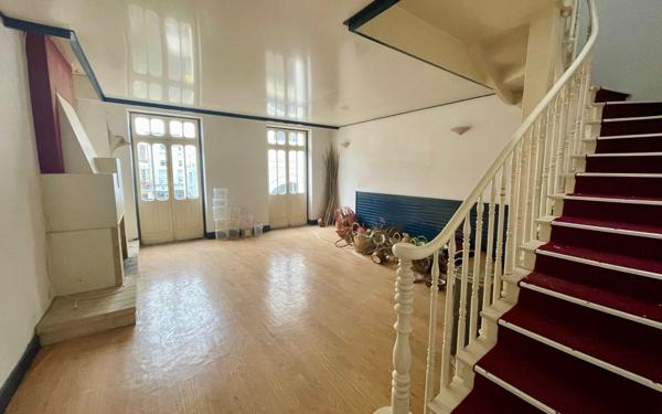 Immeuble à vendre    4 pièces • 140 m2 Aire-sur-l'Adour
