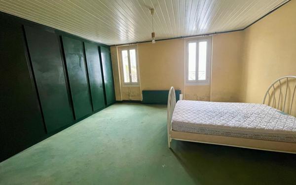 Immeuble à vendre    4 pièces • 140 m2 Aire-sur-l'Adour