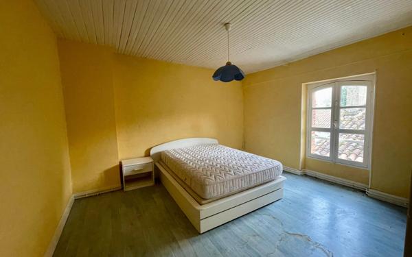 Immeuble à vendre    4 pièces • 140 m2 Aire-sur-l'Adour