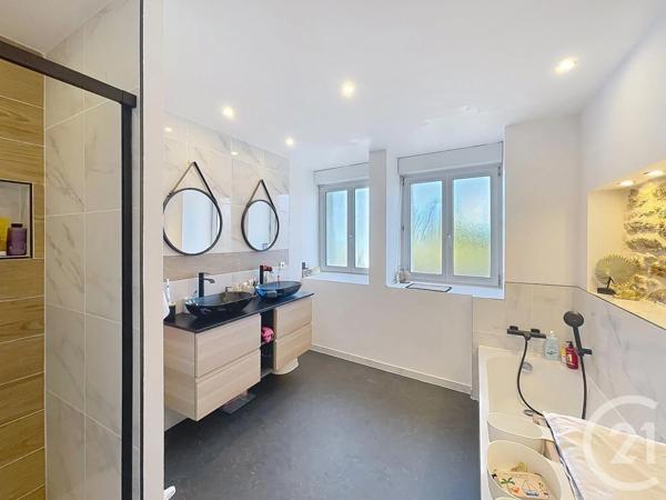 Maison à vendre  5 pièces - 165,38 m 2   GUIPAVAS  - 29