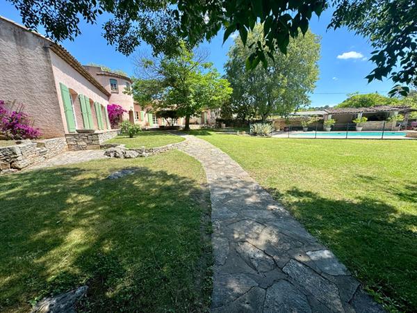 Maison Nimes 6 pièce(s) 180 m2