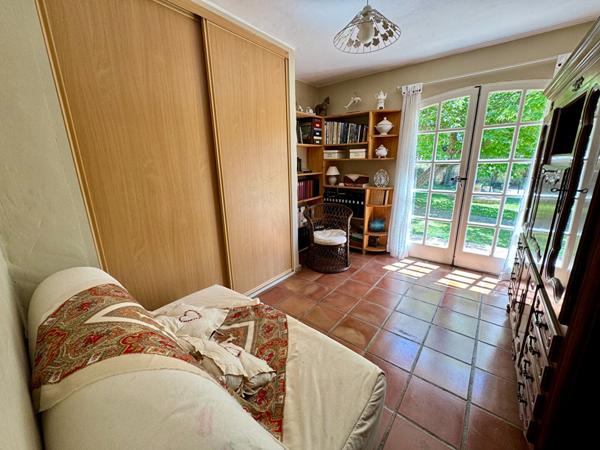 Maison Nimes 6 pièce(s) 180 m2