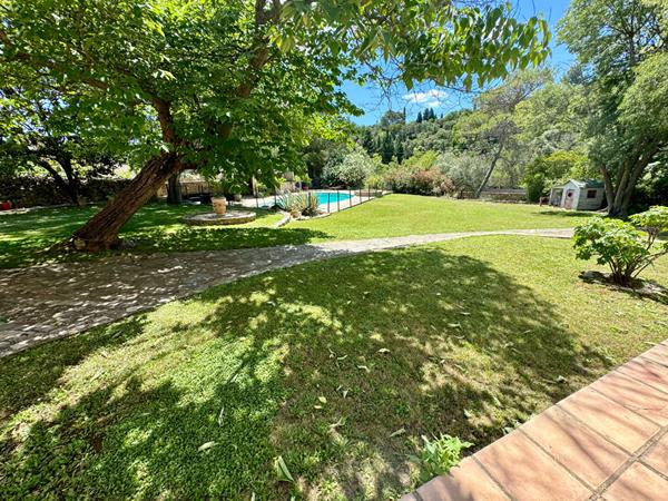 Maison Nimes 6 pièce(s) 180 m2