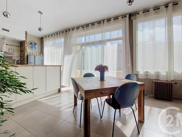 Appartement F8 à vendre  8 pièces - 185,52 m 2   SETE  - 34