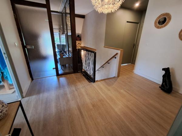 Maison 10 pièce(s) 6 chambre(s) 195 m²