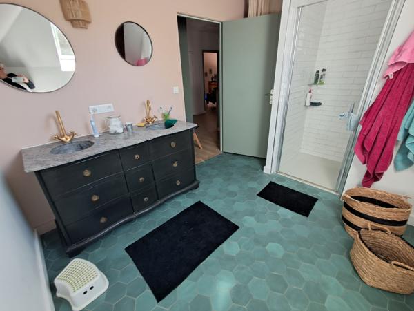 Maison 10 pièce(s) 6 chambre(s) 195 m²