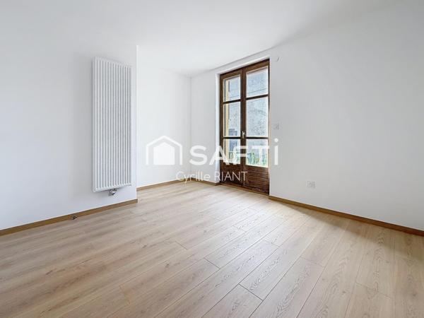 T4 rénové 76 m² – Terrasse – 2 parkings – Petite copropriété