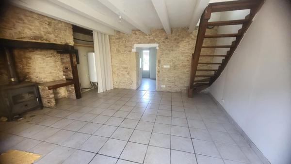 Lot de deux petites maisons en pierres, joli potentiel !