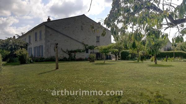 Vente Maison 6 pièces 163 m2 à Saint-Hilaire-la-Palud