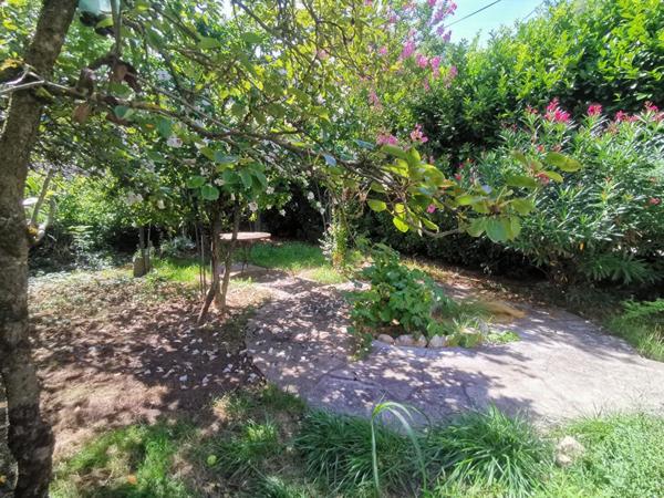 Maison   de ville  5 pièce(s) A CENDRAS