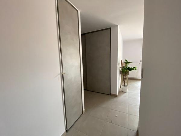 Appartement centre village 4 pièce(s) 88.60 m2 + loggia 13.50 m²