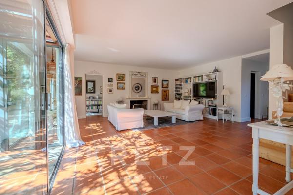 Sévrier Maison 8 pièces à 300 mètres du Lac d'Annecy avec vue sur la Tournette