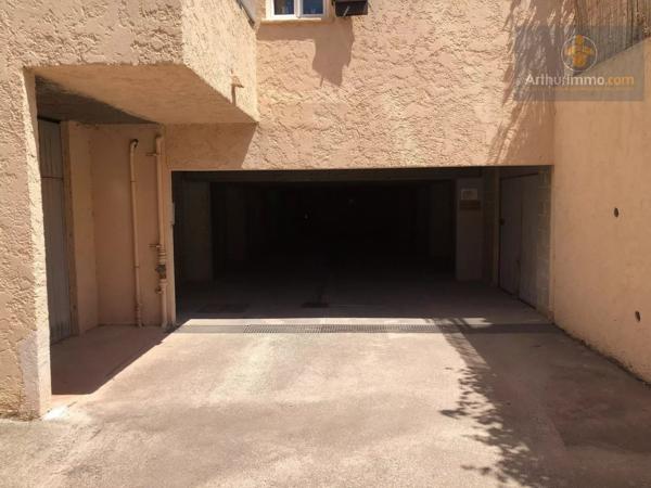 Vente                                                      Garage
                        
                                                            à Saint-Mandrier-sur-Mer