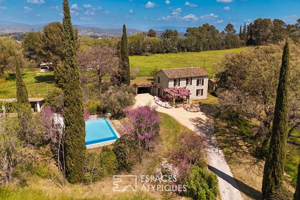 Mas authentique au coeur d’une oliveraie