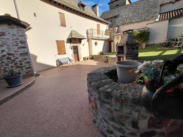 Maison de village de caractère avec 3 chambres terrasse et garage à St Constant - Fournoulès