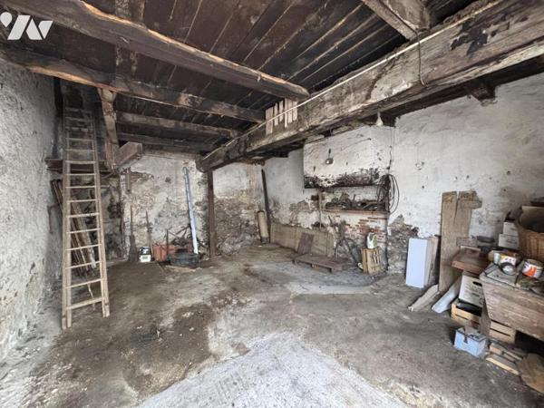 Divatte-sur-Loire – Garage en pierre avec potentiel d'habitation