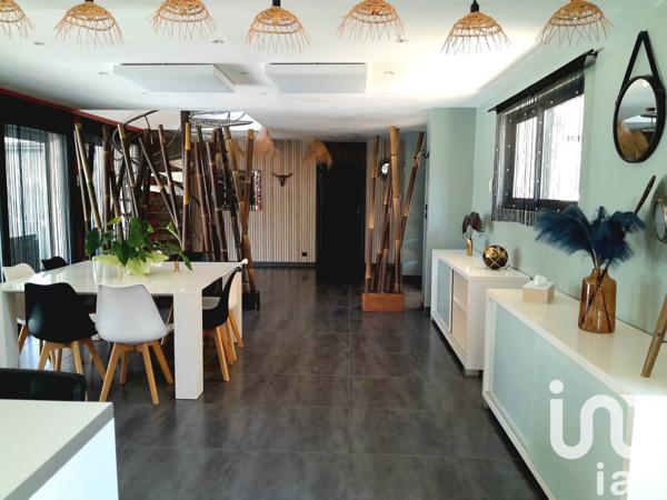 Maison à vendre 9 pièces 252 m² Aigues-Mortes